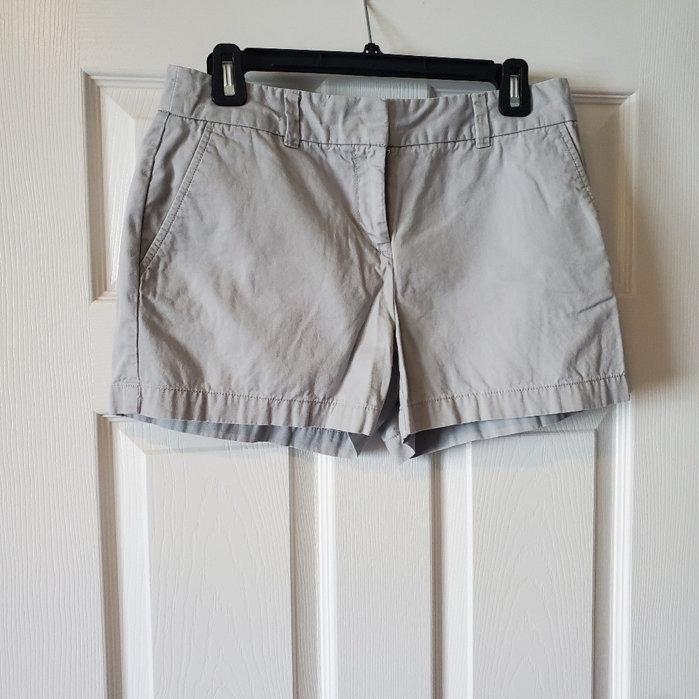 LOFT gray khaki‎ shorts